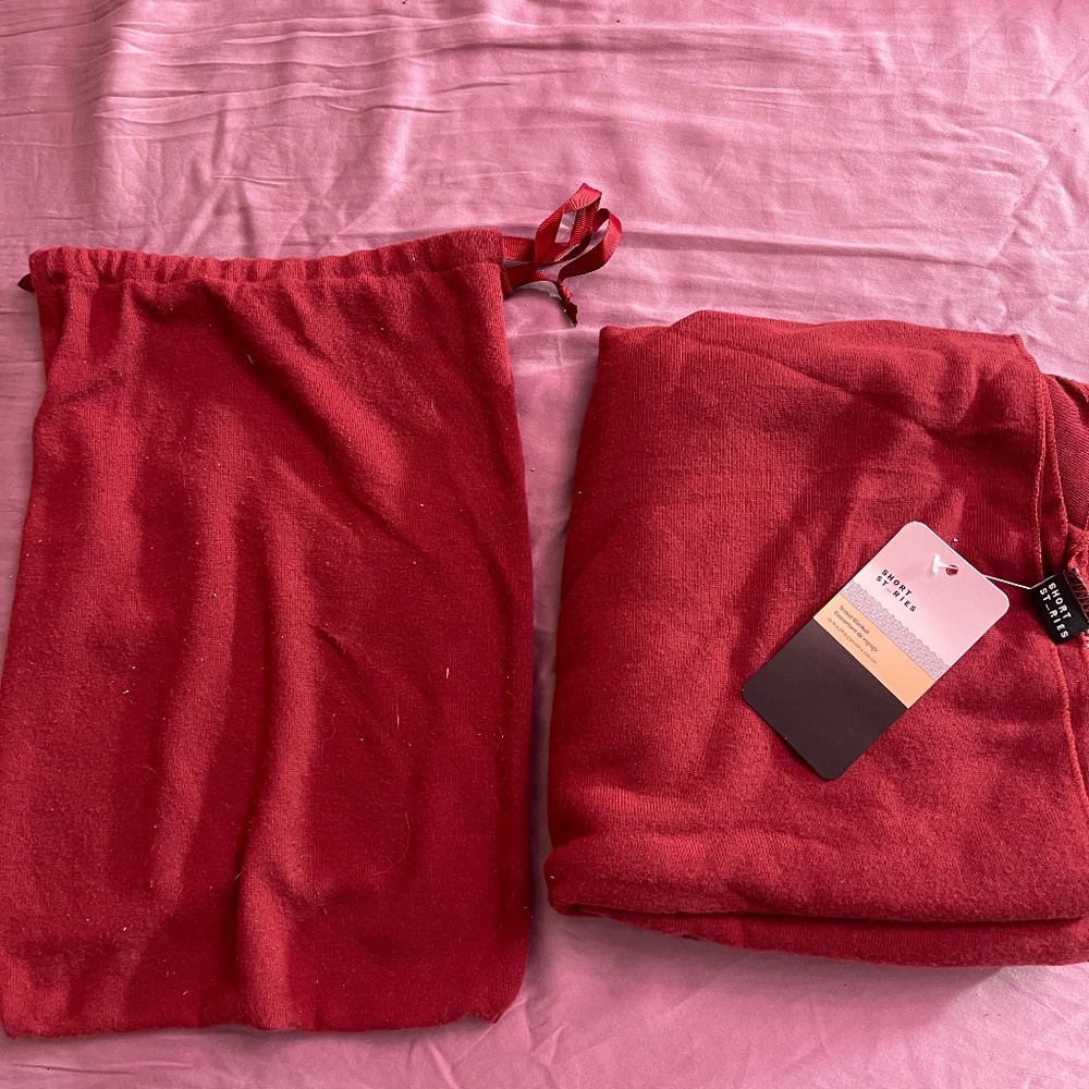 Short Stories Travel Blanket